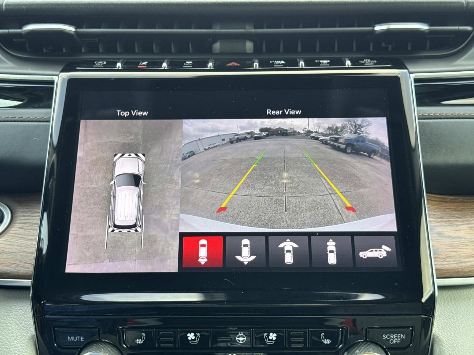 2022 Jeep Grand Cherokee Summit