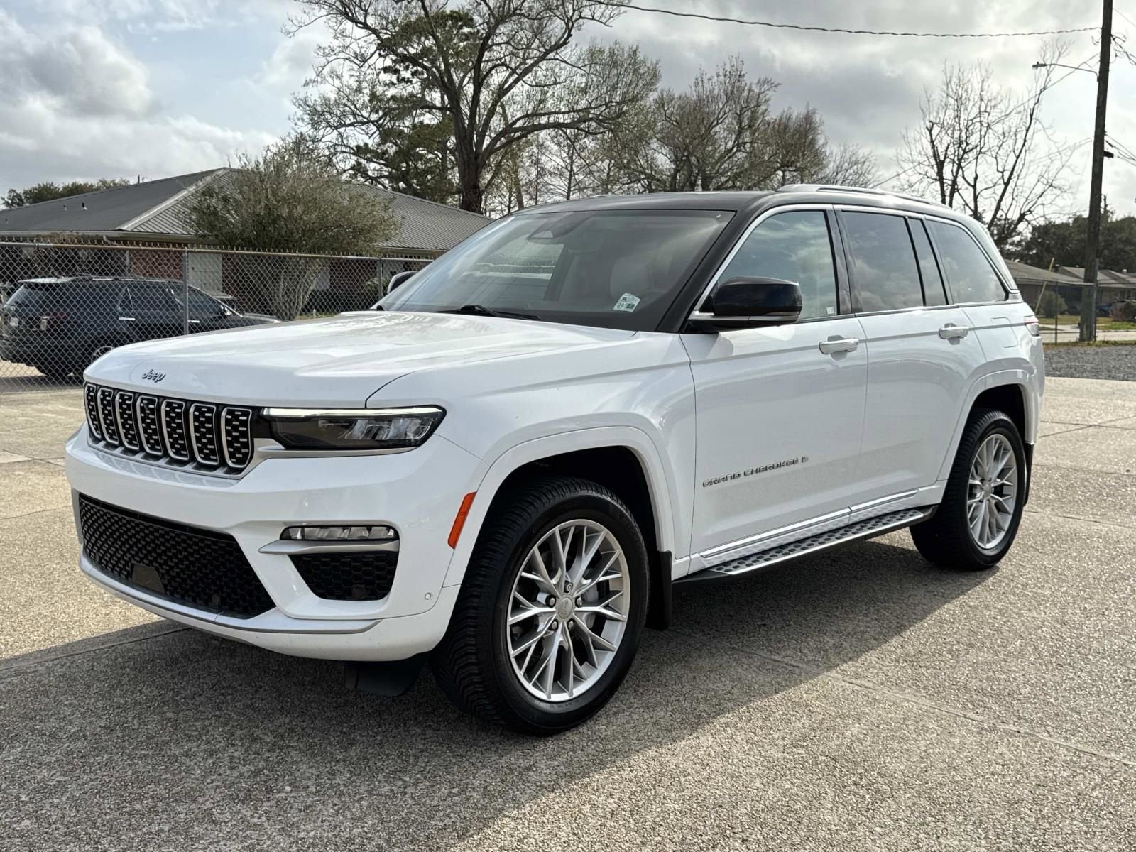 2022 Jeep Grand Cherokee Summit