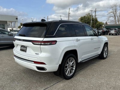 2022 Jeep Grand Cherokee Summit
