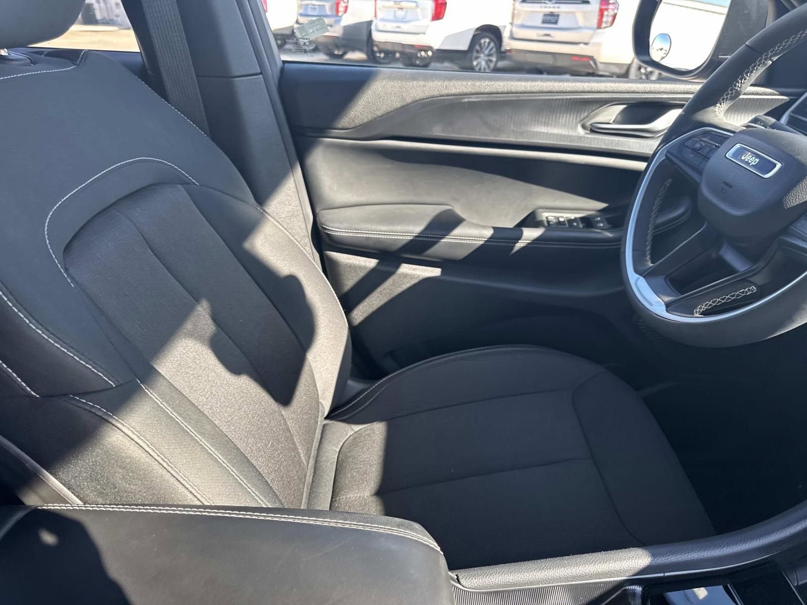 2024 Jeep Grand Cherokee L Laredo