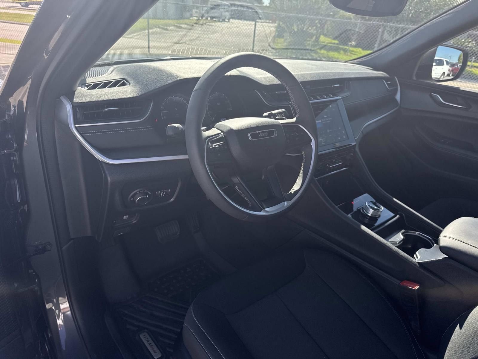 2024 Jeep Grand Cherokee L Laredo