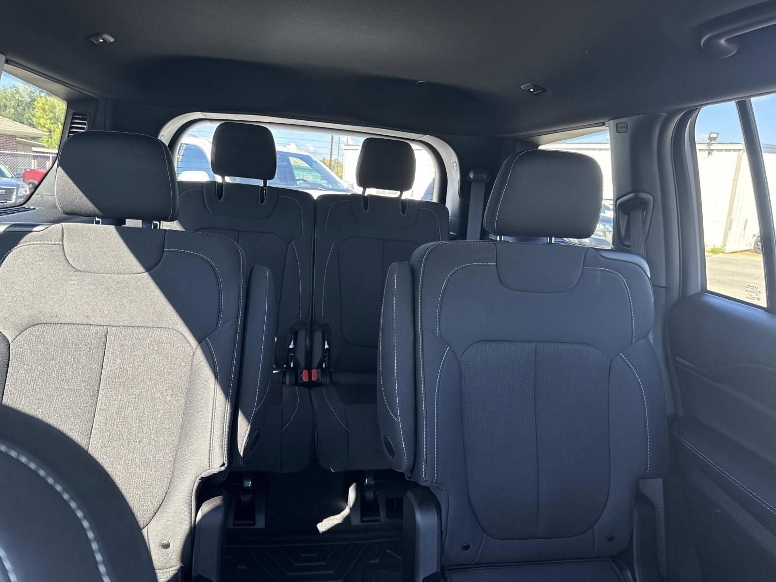 2024 Jeep Grand Cherokee L Laredo