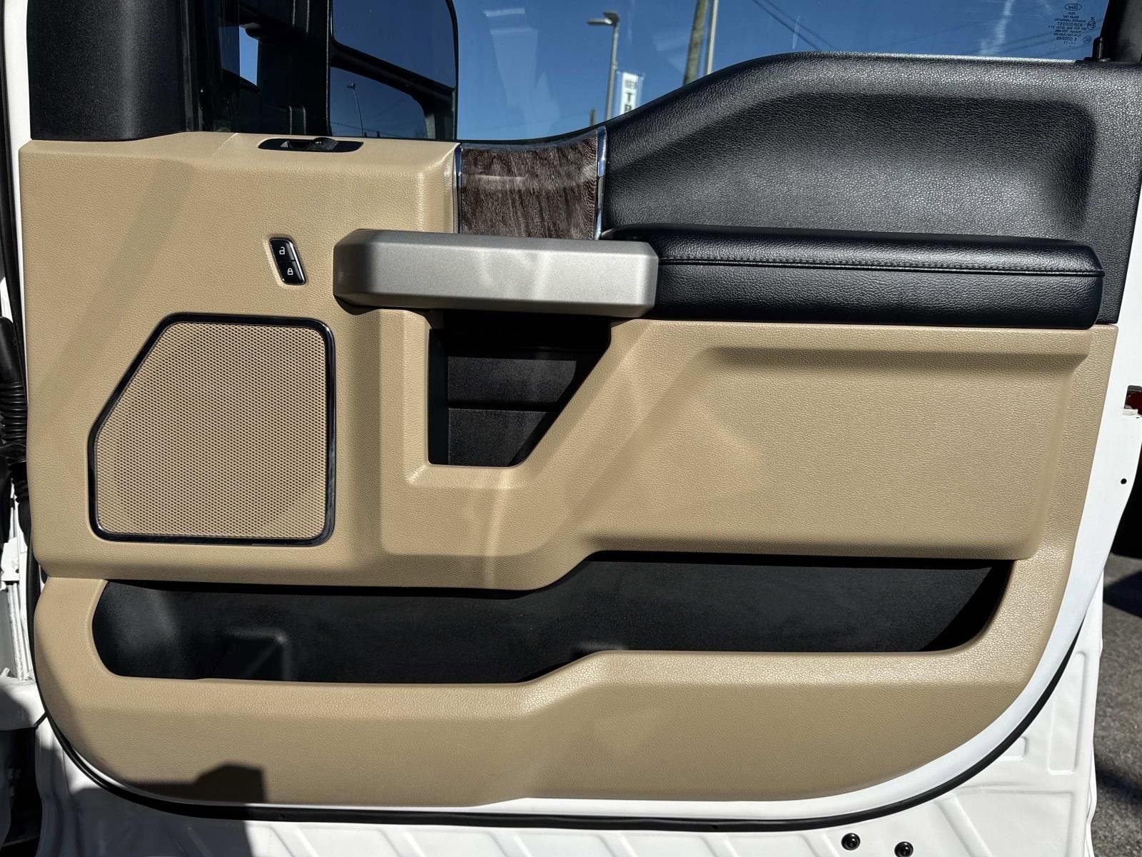 2017 Ford Super Duty F-250 SRW Lariat