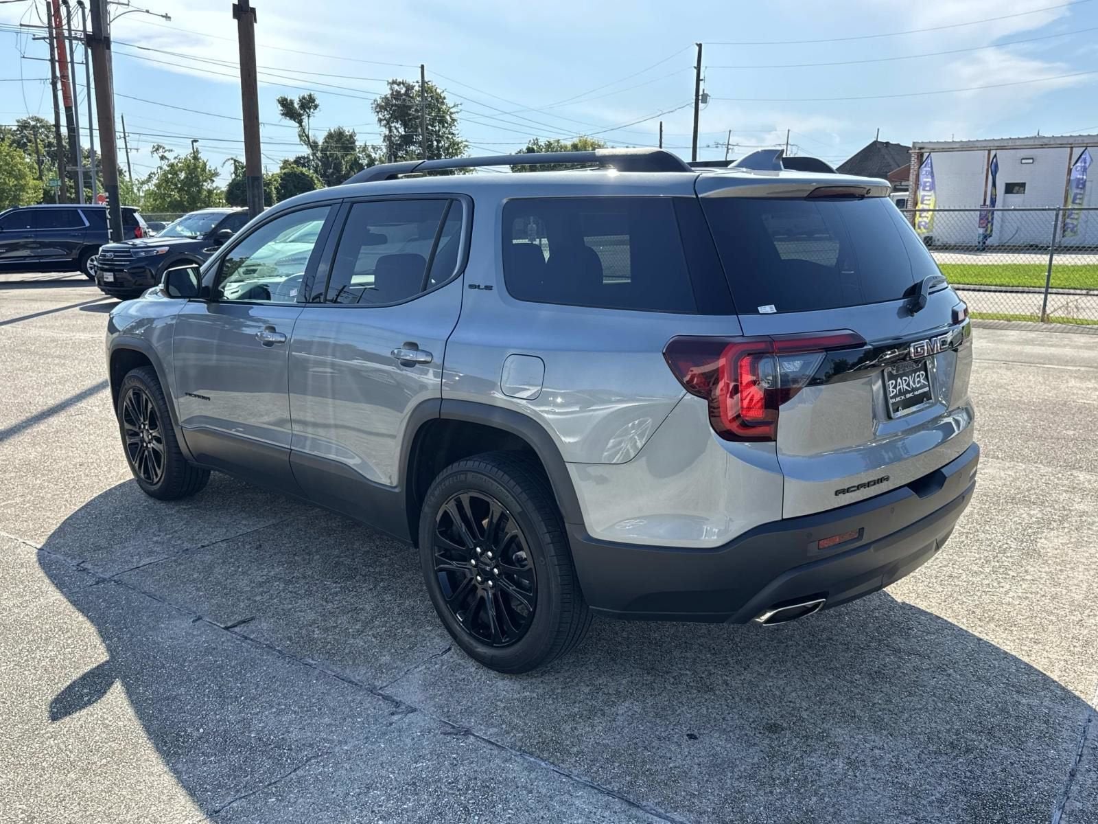 2023 GMC Acadia SLE