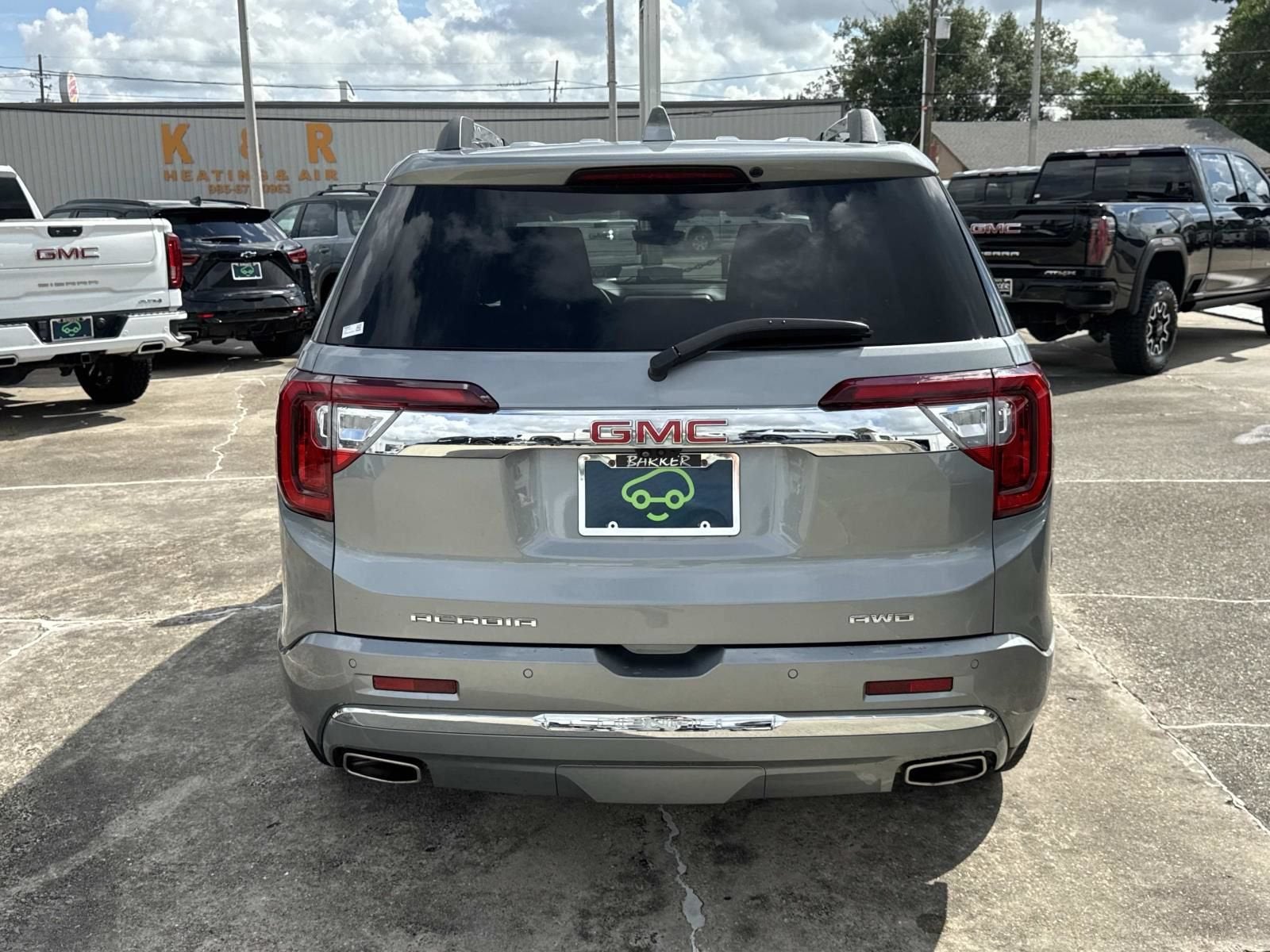 2023 GMC Acadia Denali