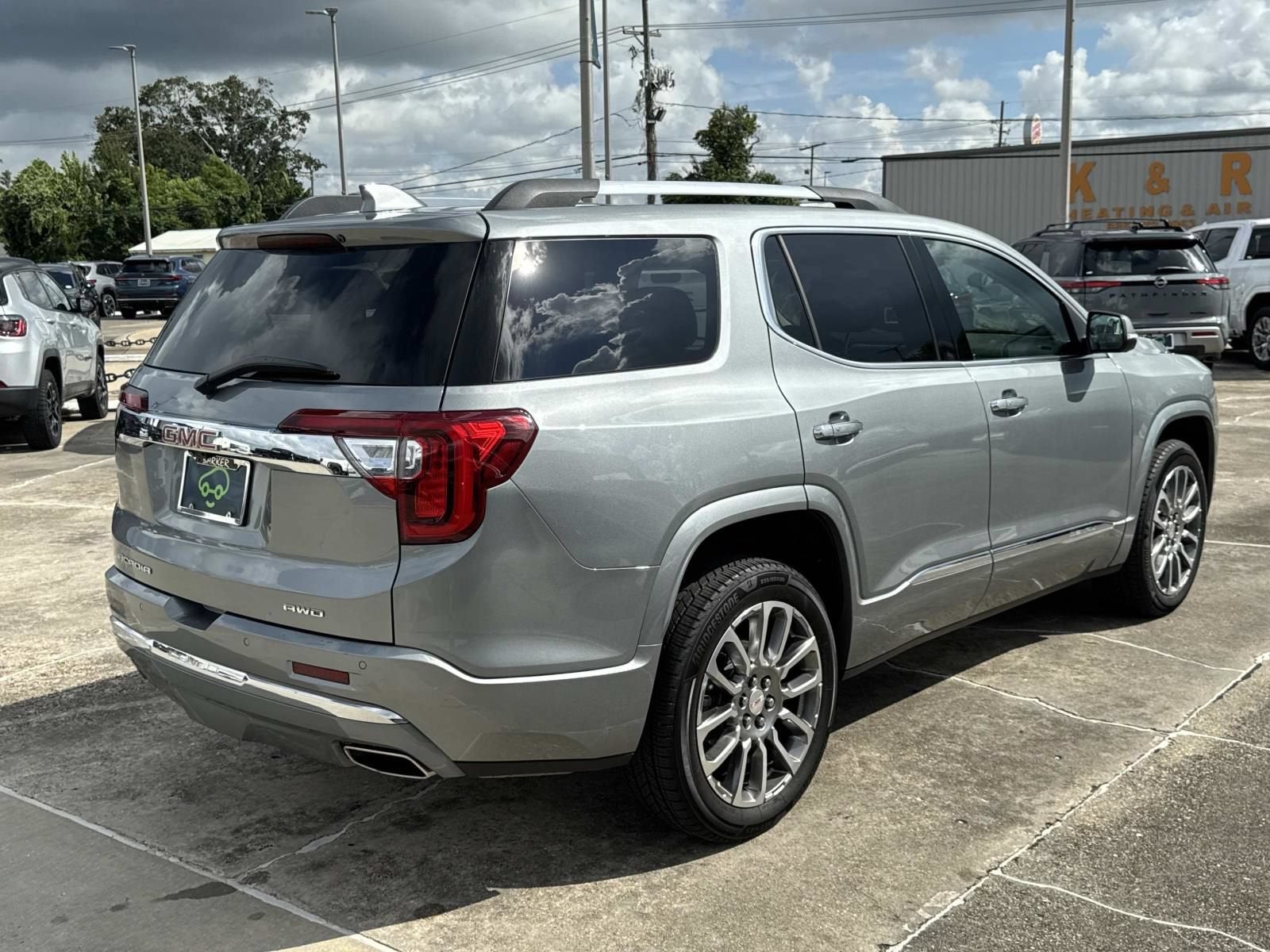 2023 GMC Acadia Denali