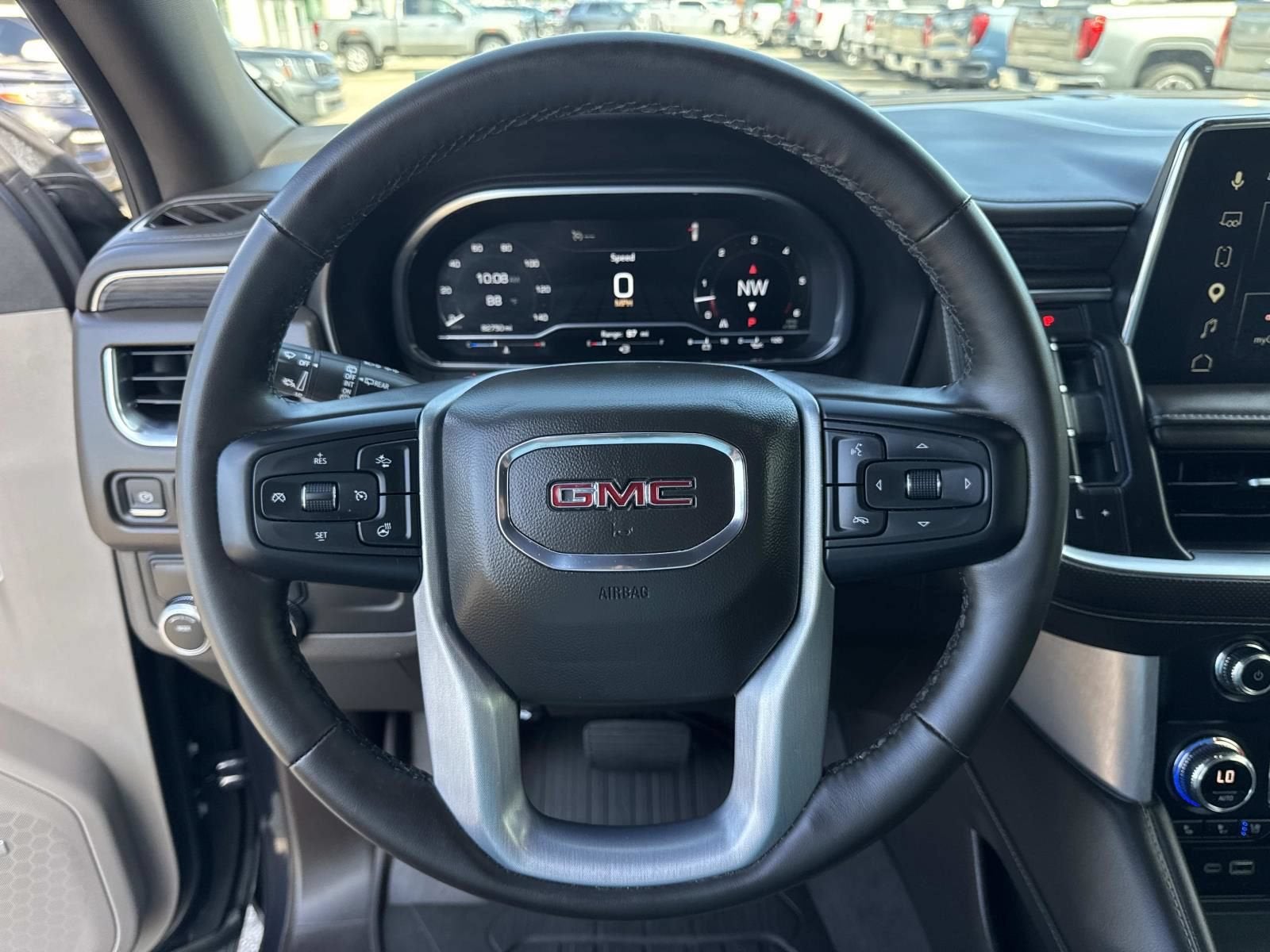 2023 GMC Yukon SLT