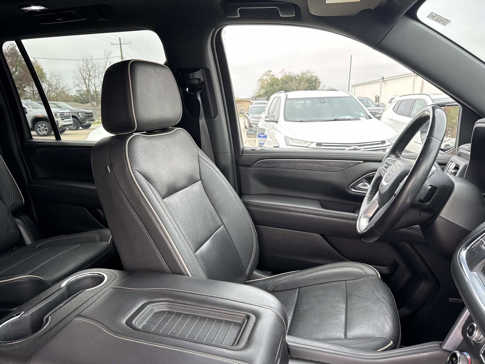 2023 GMC Yukon XL SLT