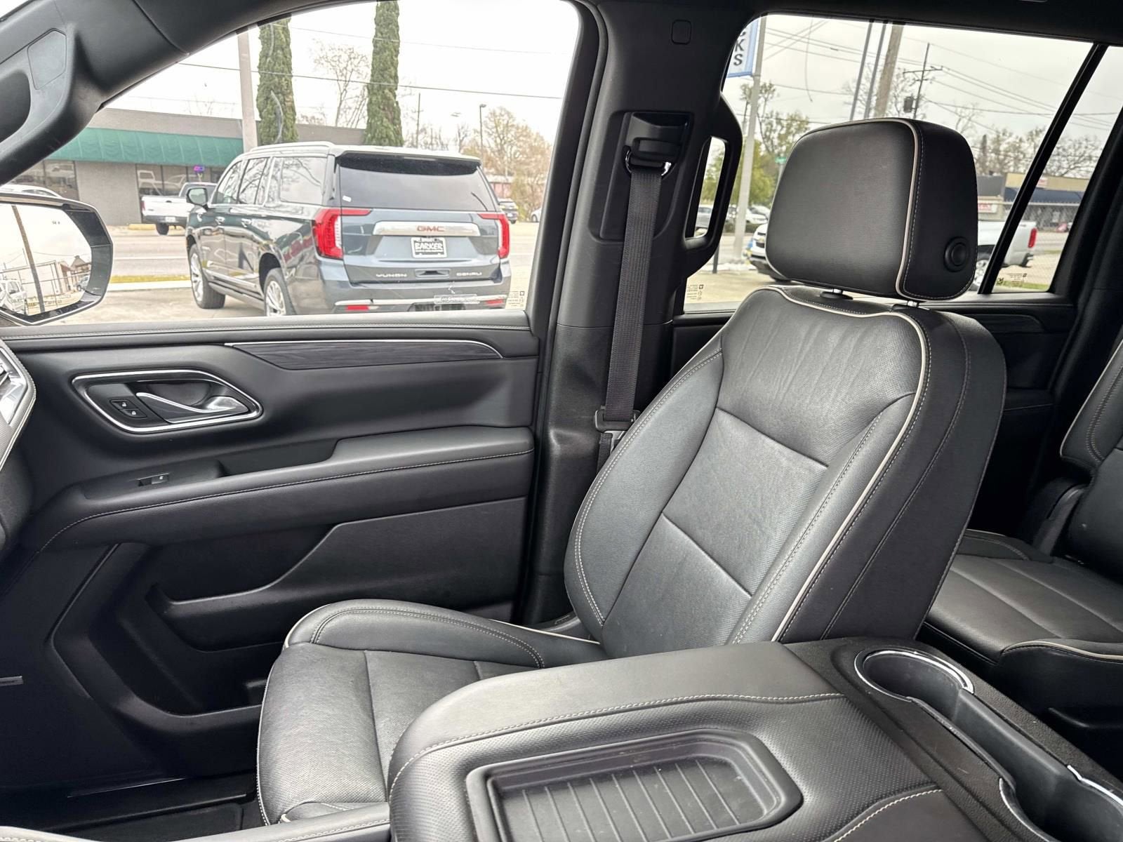 2023 GMC Yukon XL SLT