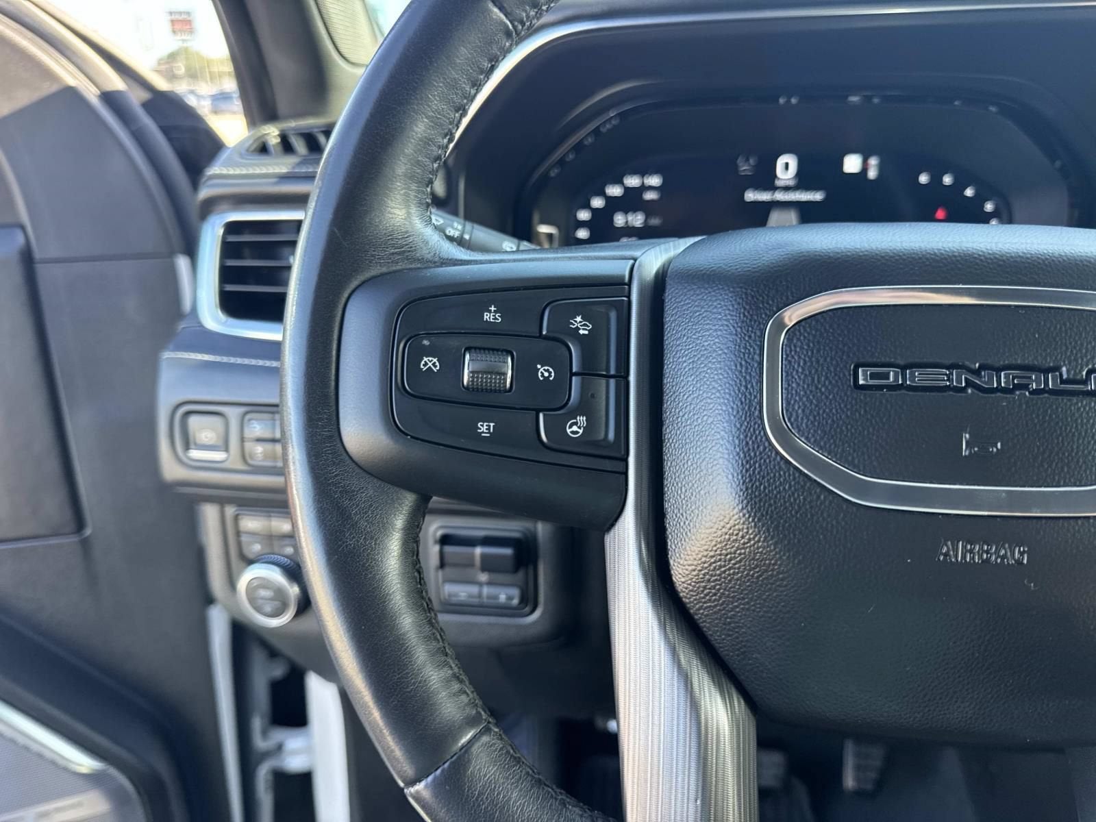 2023 GMC Yukon XL Denali Ultimate