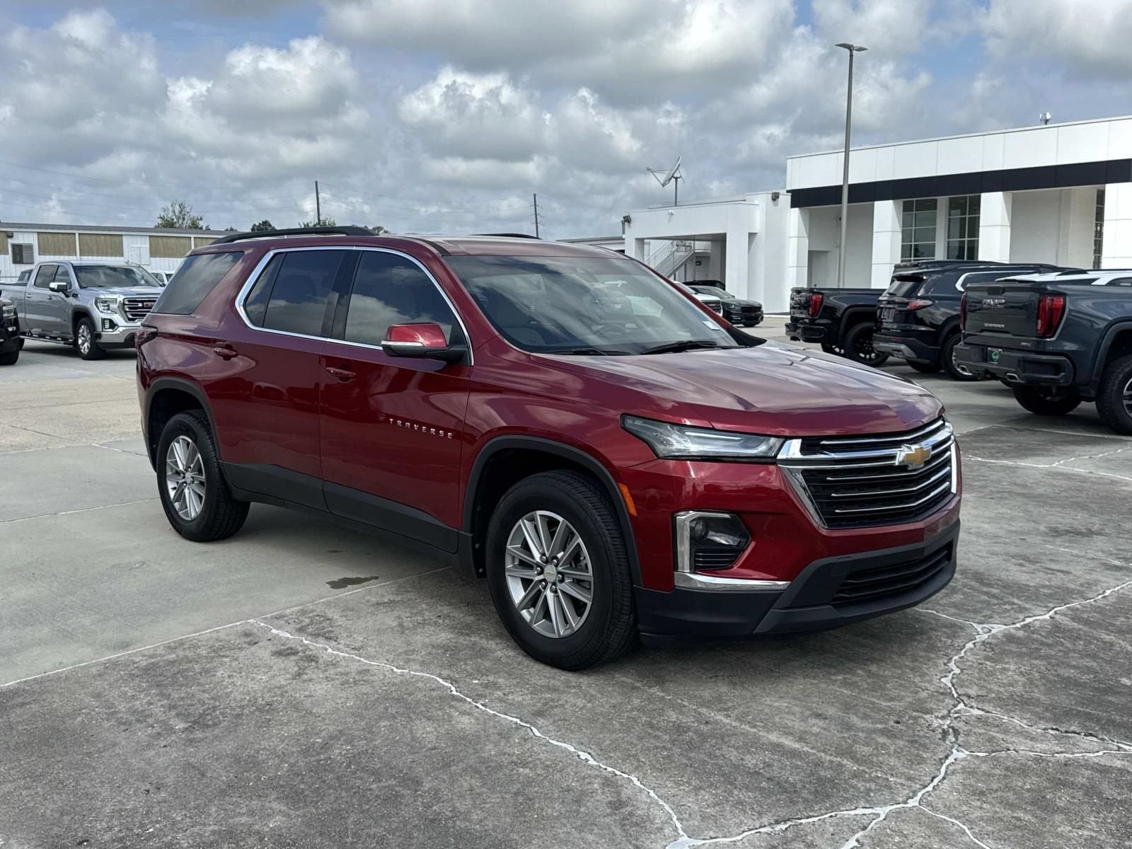 2023 Chevrolet Traverse LT Cloth