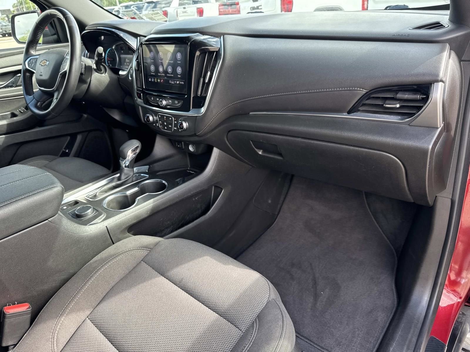 2022 Chevrolet Traverse LT Cloth