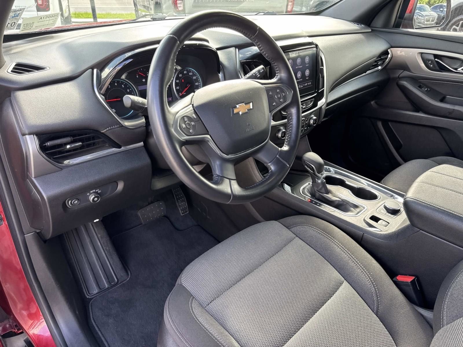 2022 Chevrolet Traverse LT Cloth