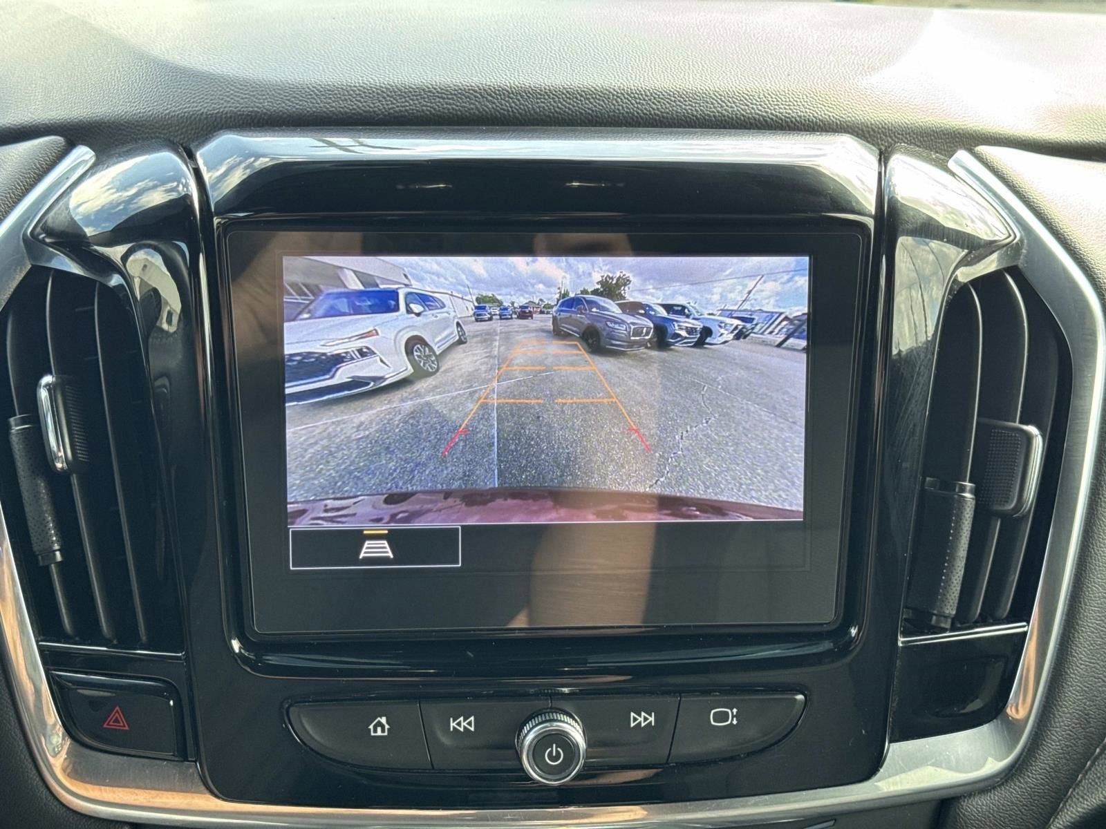 2022 Chevrolet Traverse LT Cloth