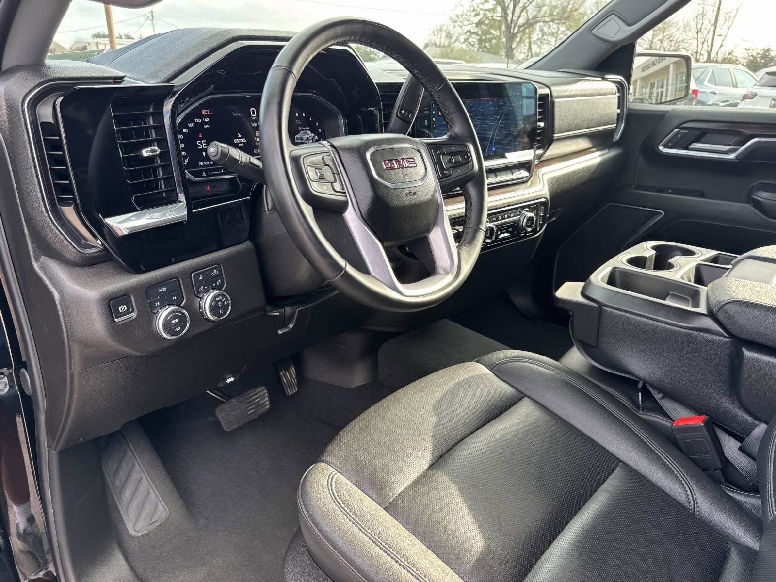 2025 GMC Sierra 1500 SLT