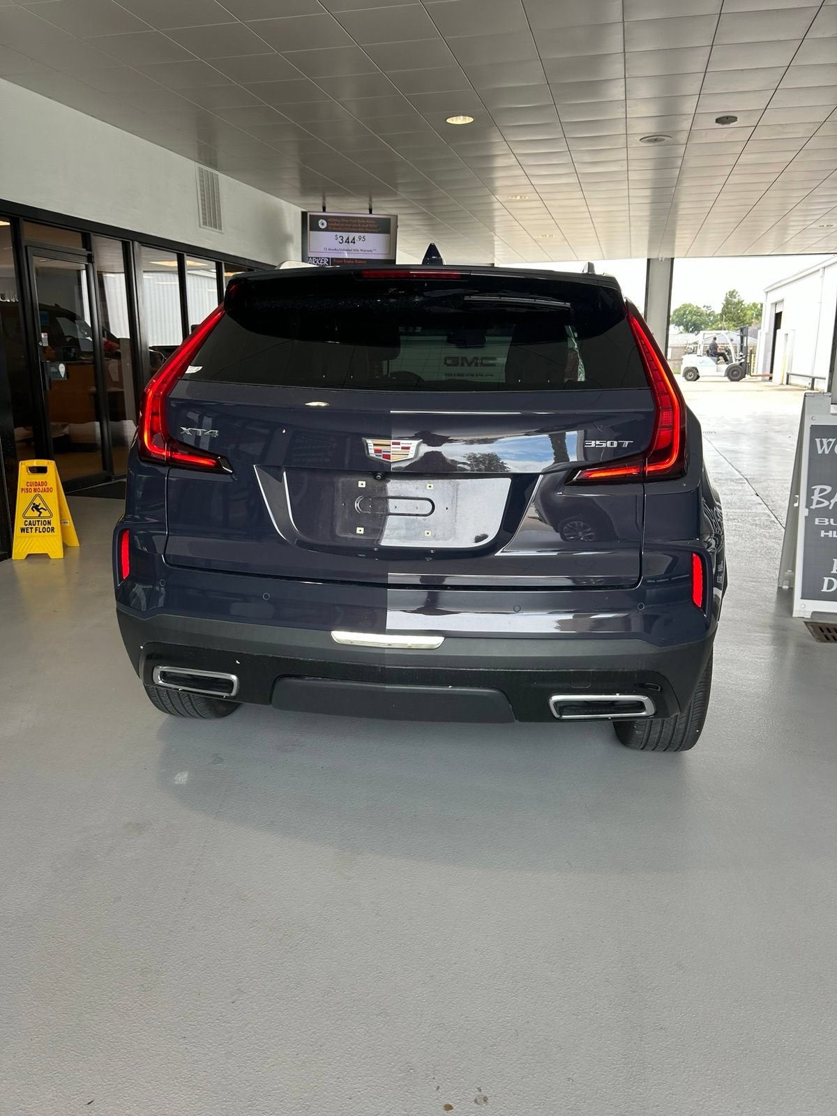 2024 Cadillac XT4 Premium Luxury
