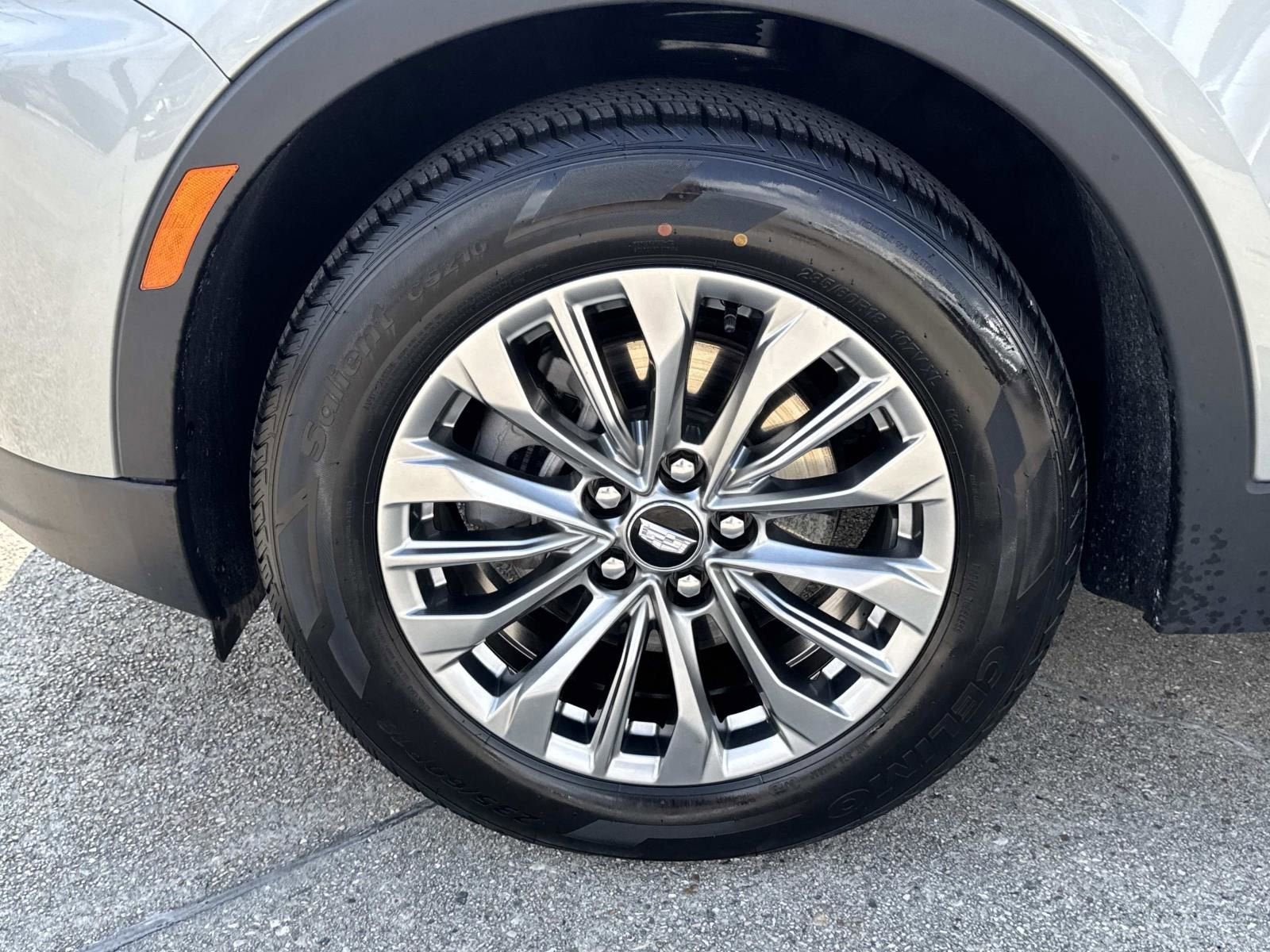 2024 Cadillac XT4 Premium Luxury