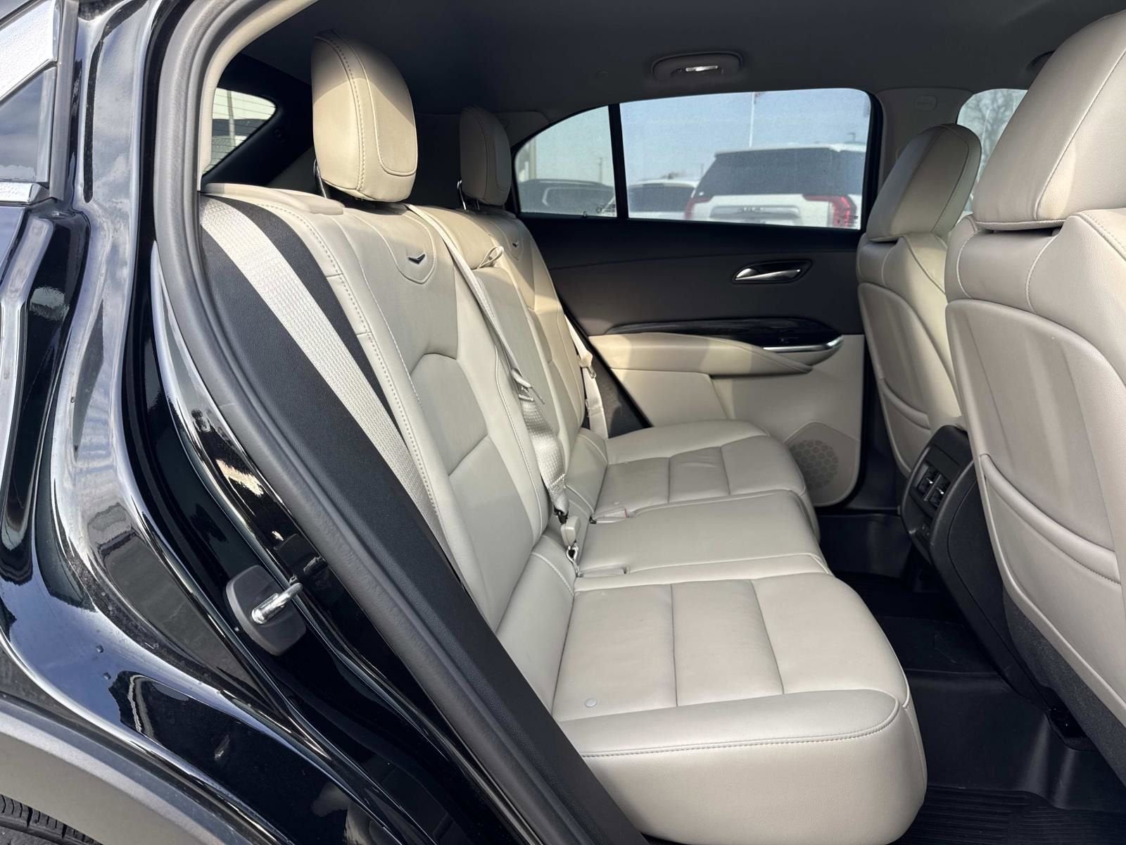 2022 Cadillac XT4 Premium Luxury