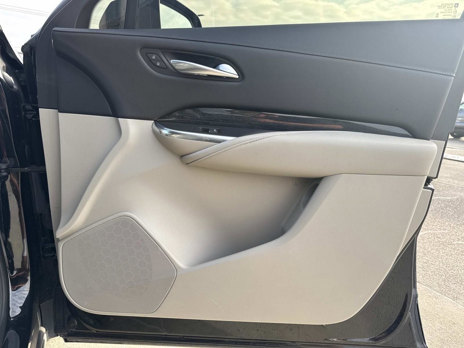 2022 Cadillac XT4 Premium Luxury