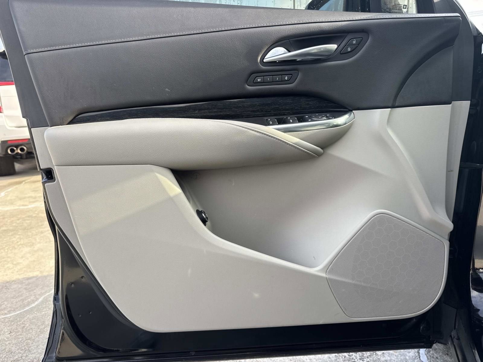 2022 Cadillac XT4 Premium Luxury