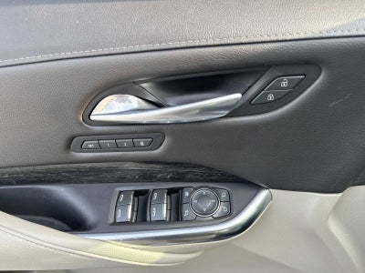 2022 Cadillac XT4 Premium Luxury