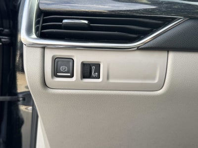 2022 Cadillac XT4 Premium Luxury