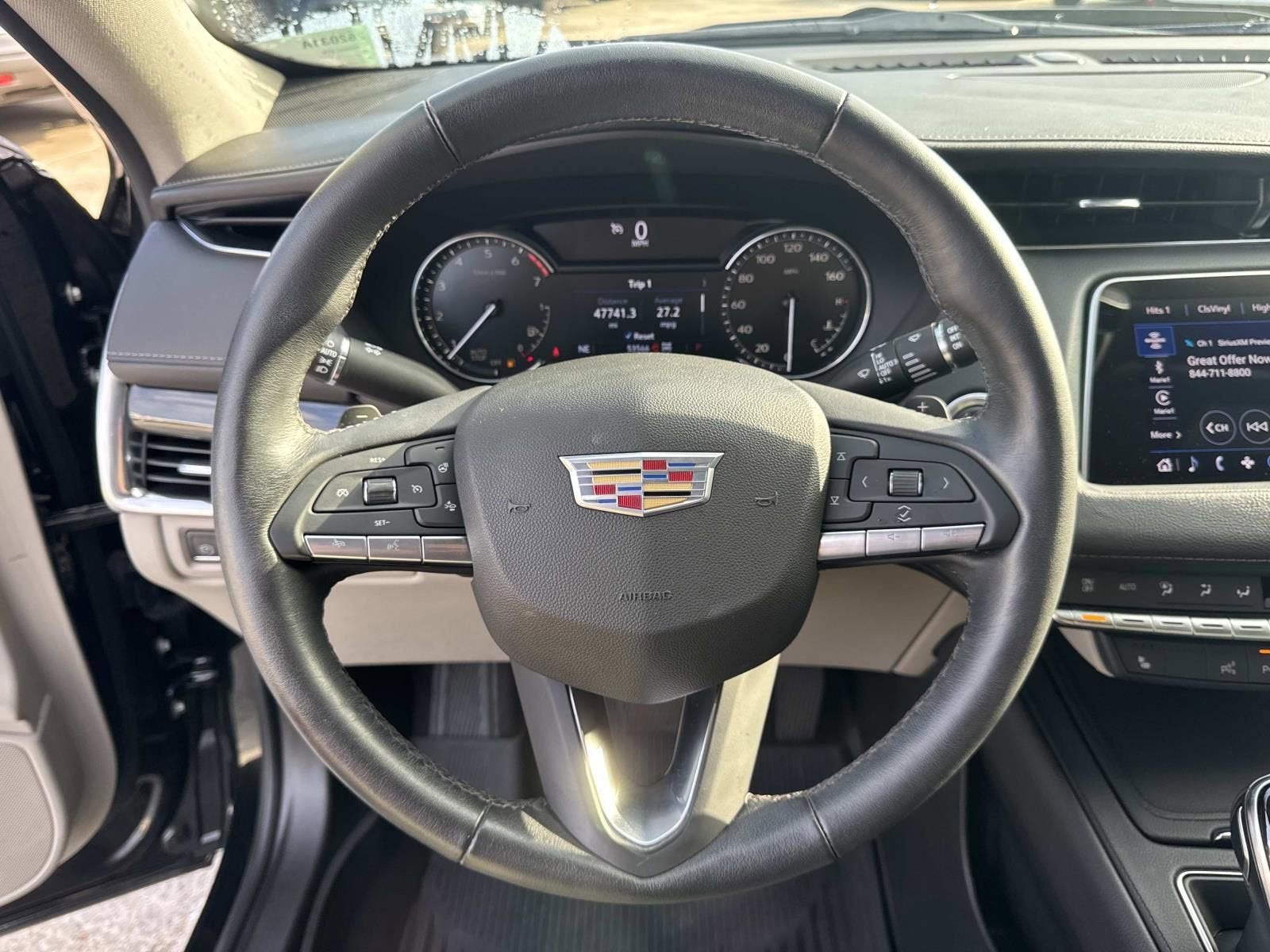 2022 Cadillac XT4 Premium Luxury