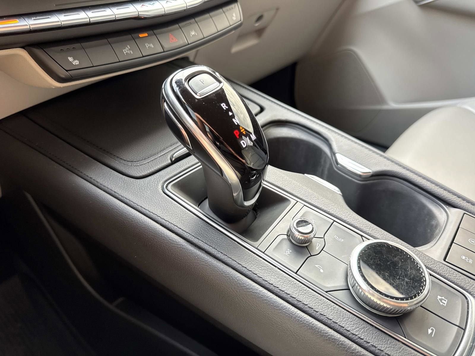 2022 Cadillac XT4 Premium Luxury