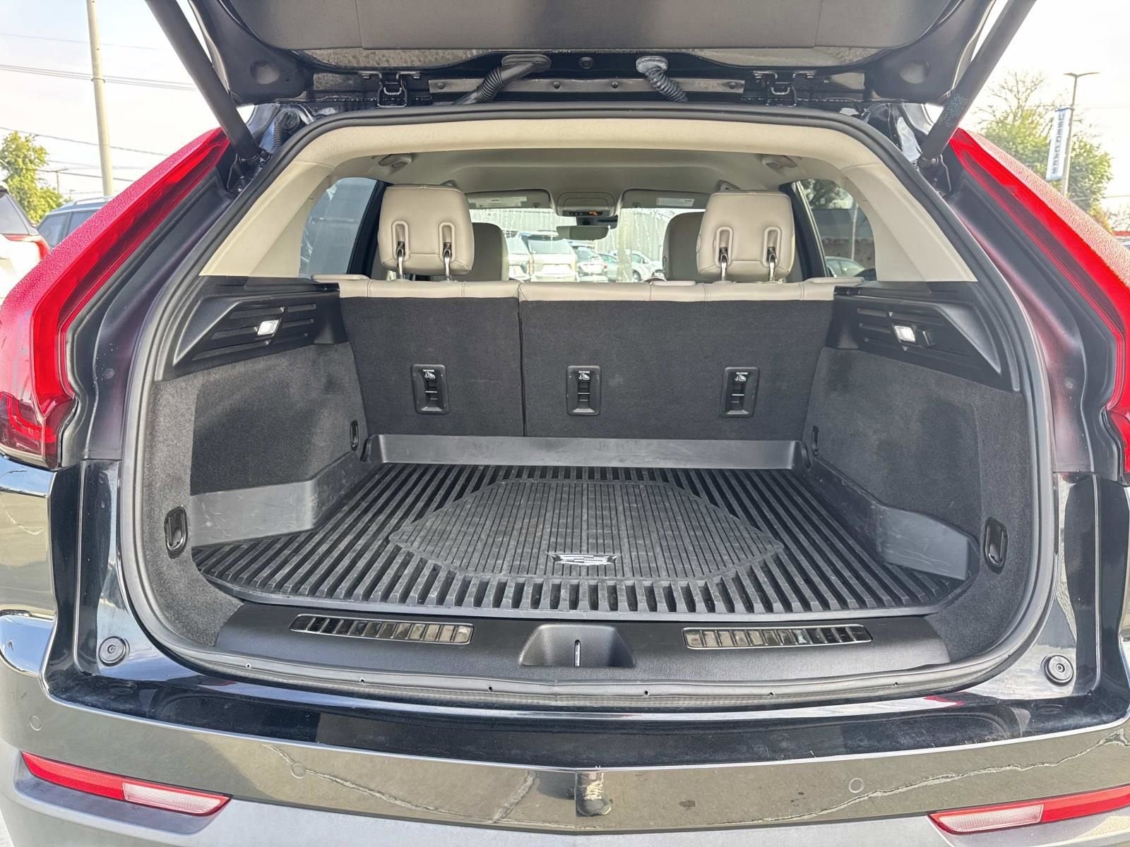 2022 Cadillac XT4 Premium Luxury