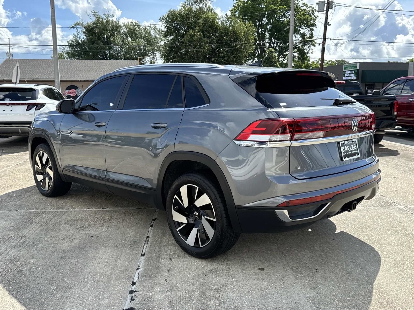 2024 Volkswagen Atlas Cross Sport 2.0T SE w/Technology
