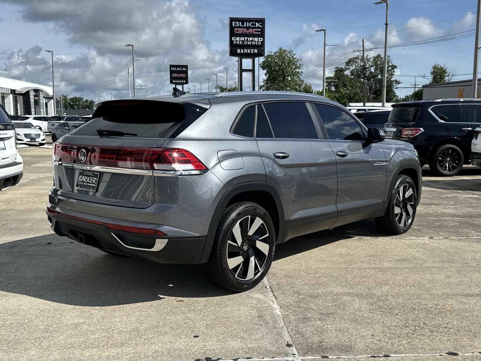2024 Volkswagen Atlas Cross Sport 2.0T SE w/Technology