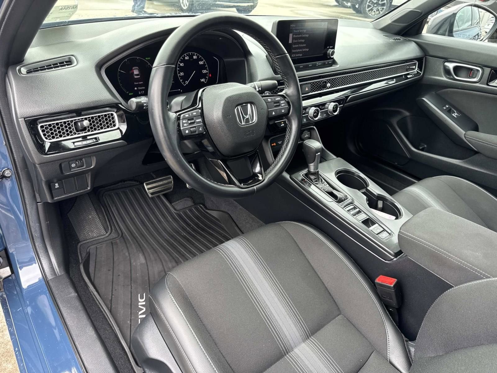 2025 Honda Civic Sport - Photo 18
