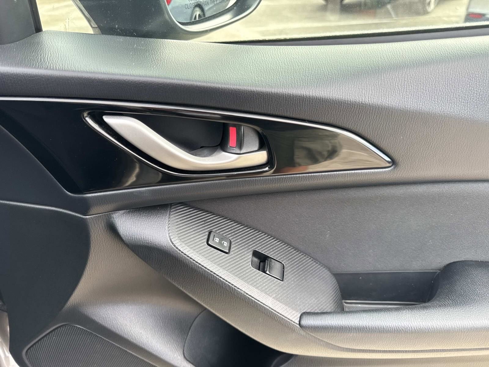 2015 Mazda Mazda3 i Touring