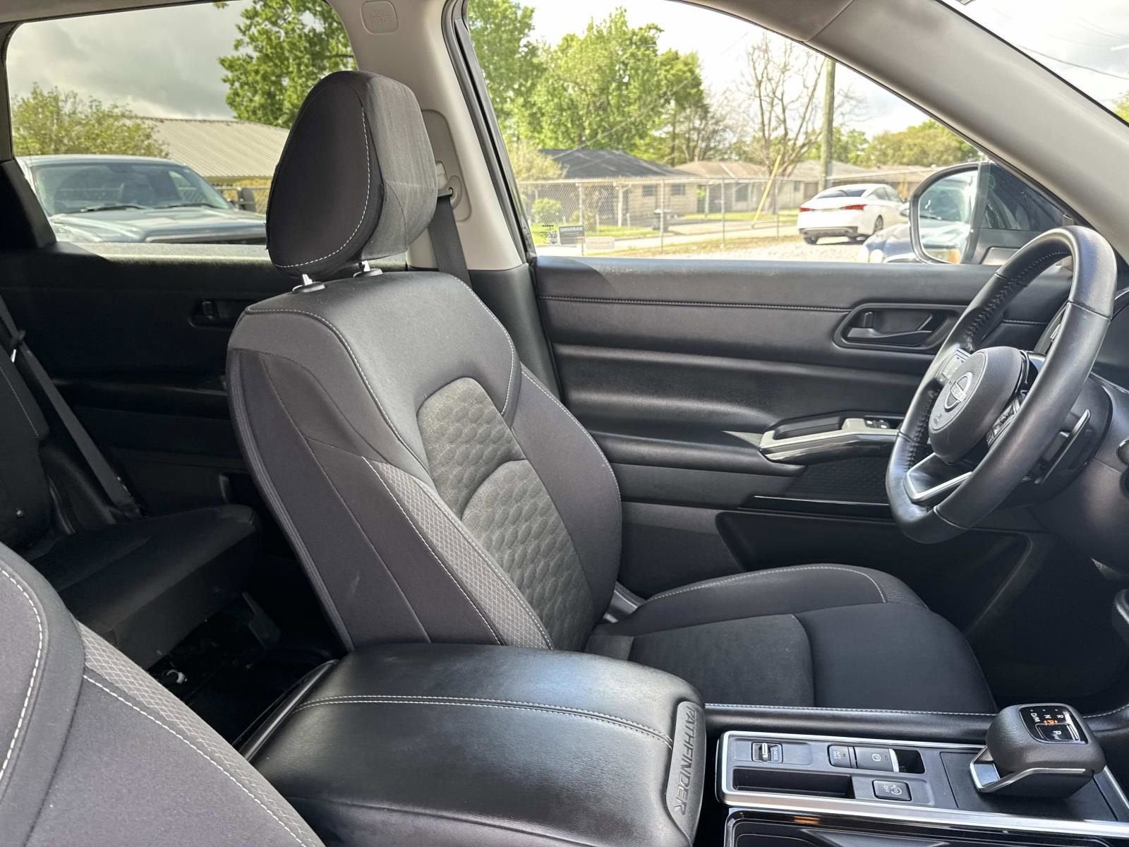 2023 Nissan Pathfinder SV FWD