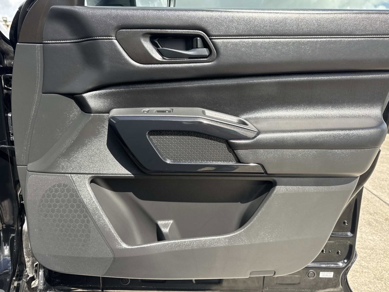 2023 Nissan Pathfinder SV FWD