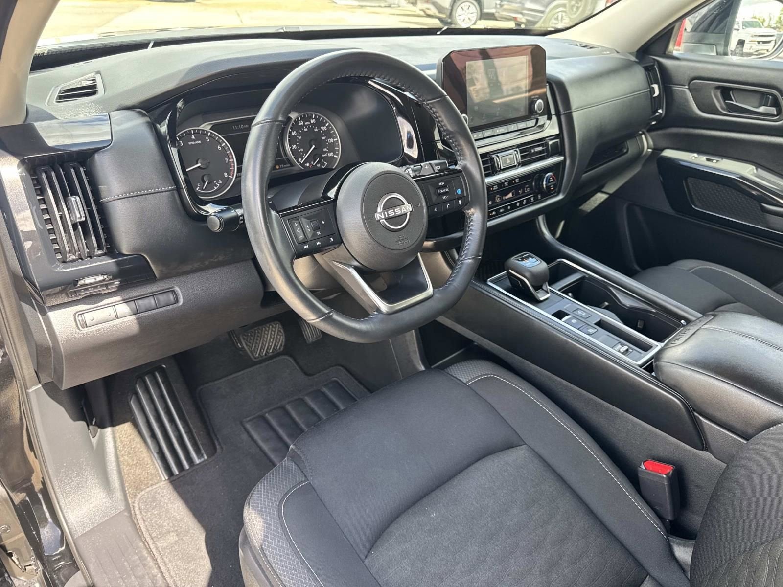 2023 Nissan Pathfinder SV FWD