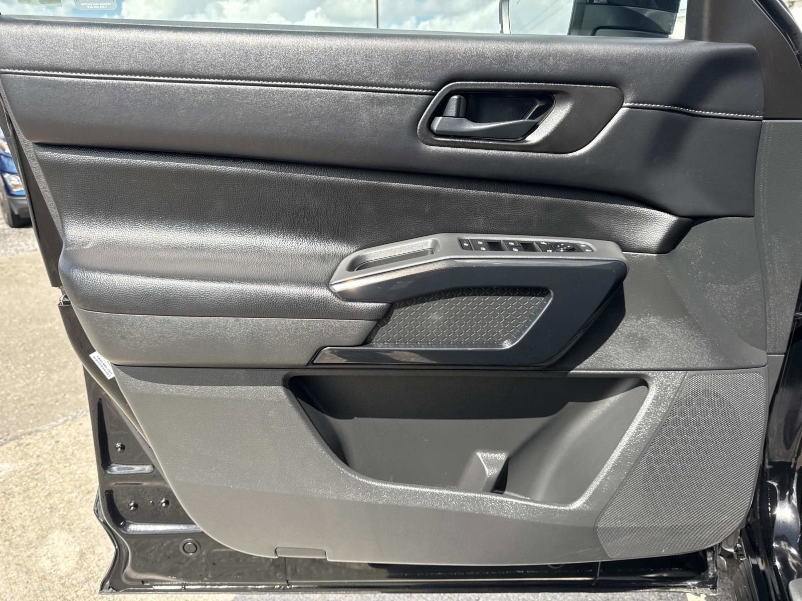 2023 Nissan Pathfinder SV FWD