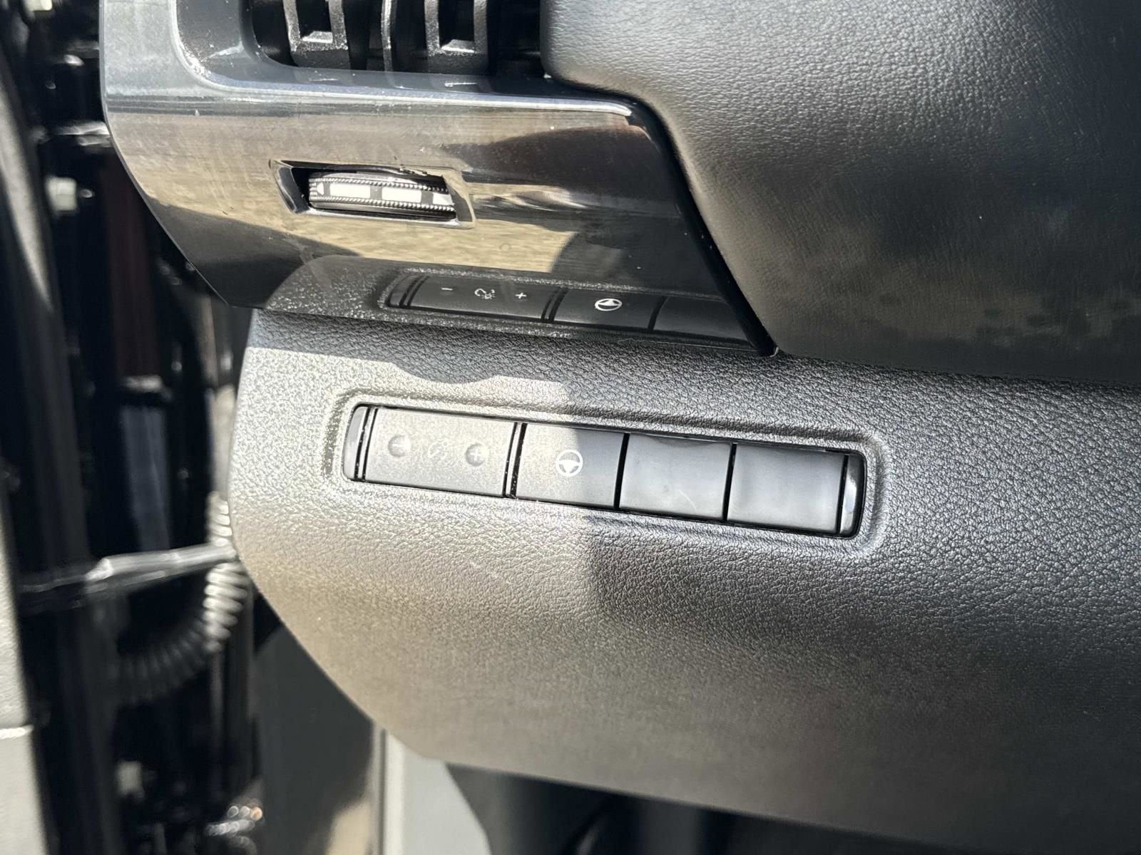 2023 Nissan Pathfinder SV FWD