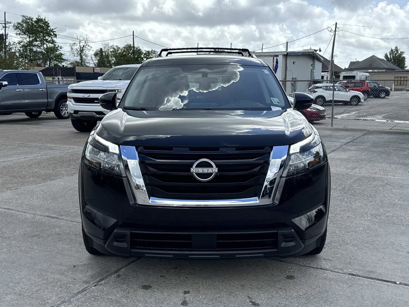 2023 Nissan Pathfinder SV FWD