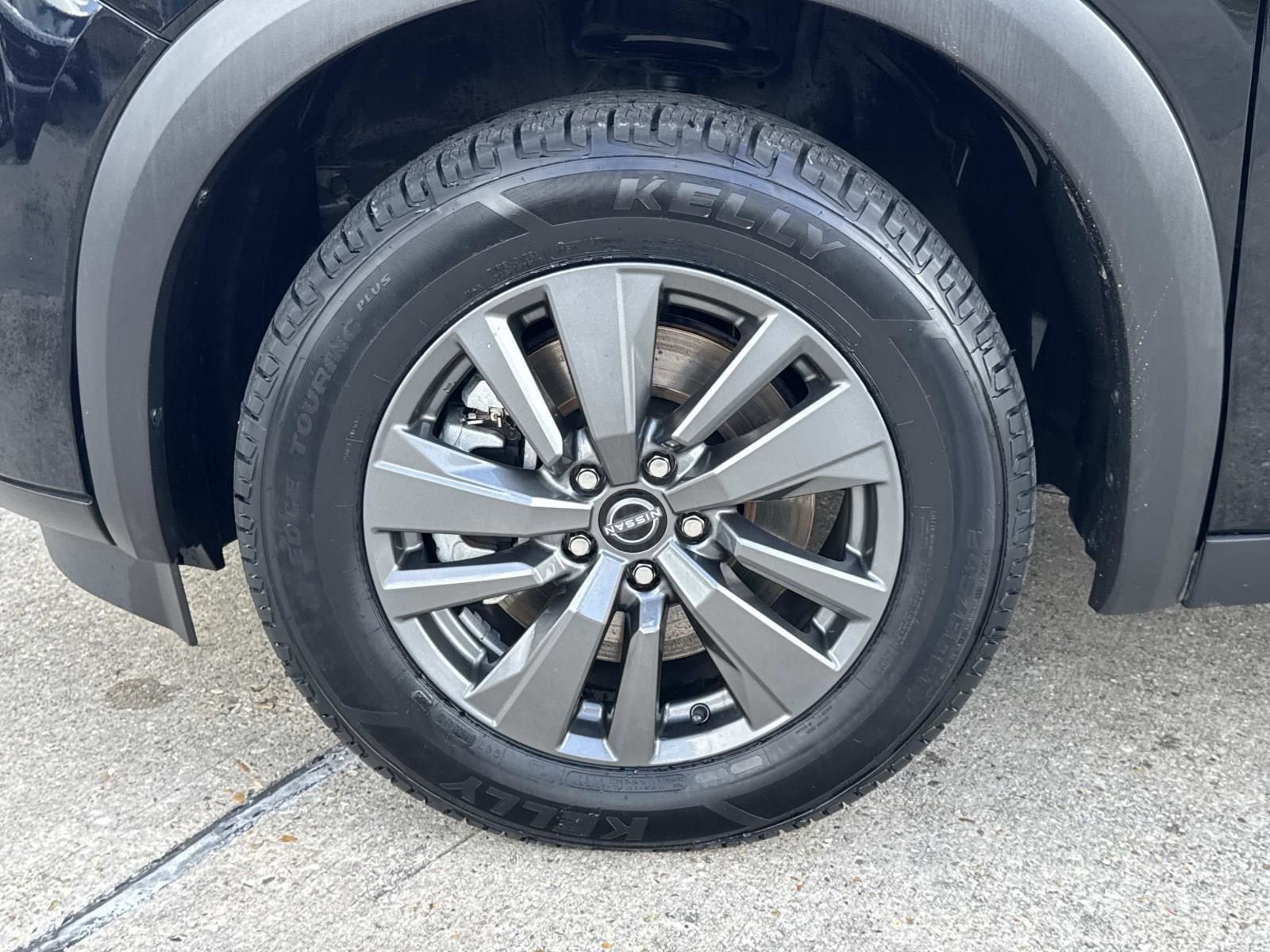 2023 Nissan Pathfinder SV FWD
