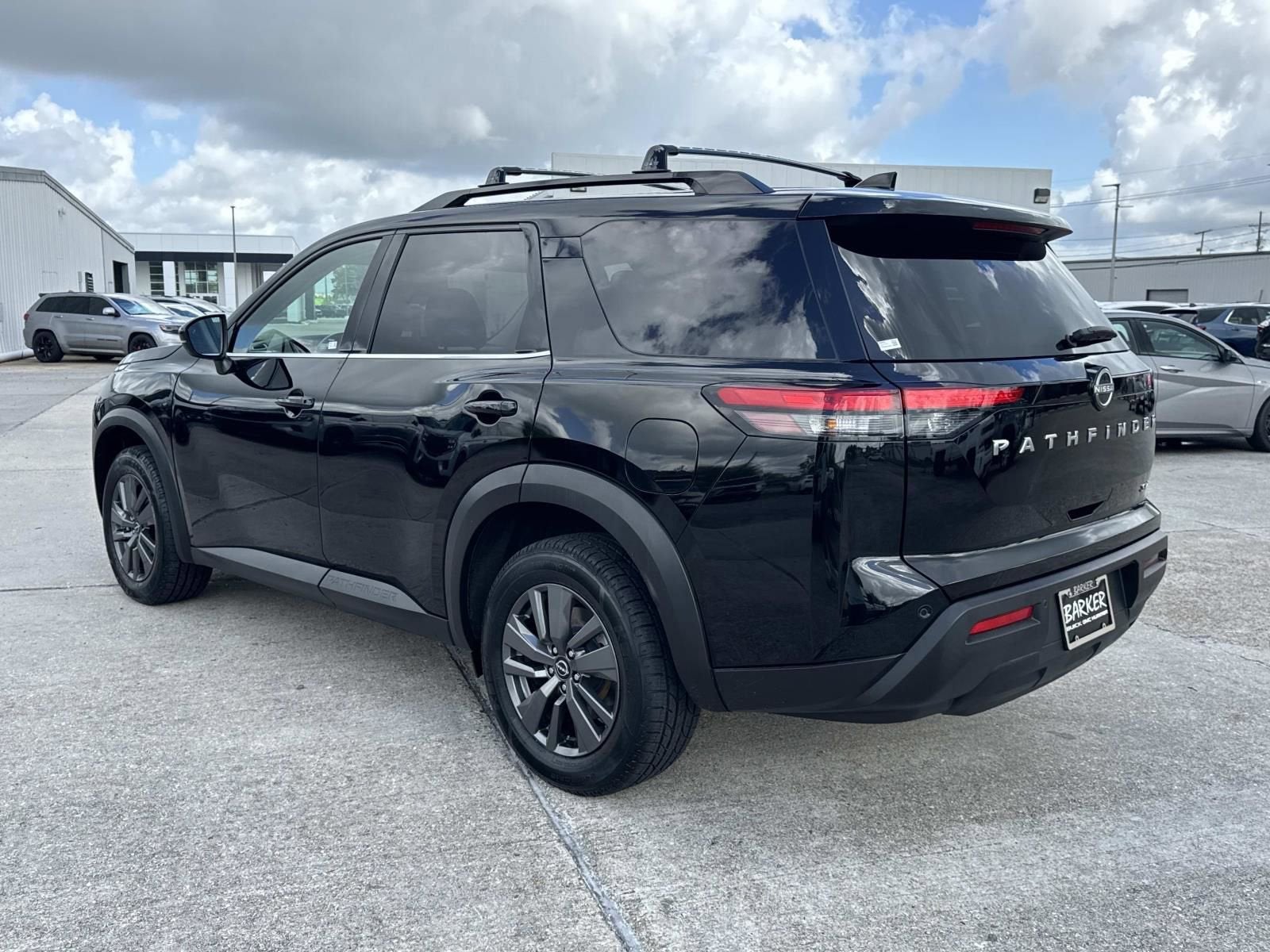 2023 Nissan Pathfinder SV FWD