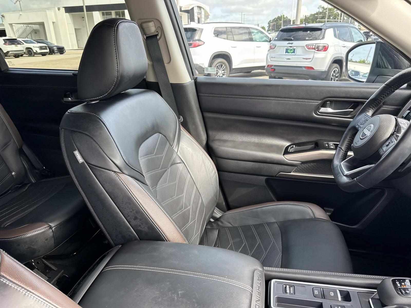 2024 Nissan Pathfinder Platinum FWD
