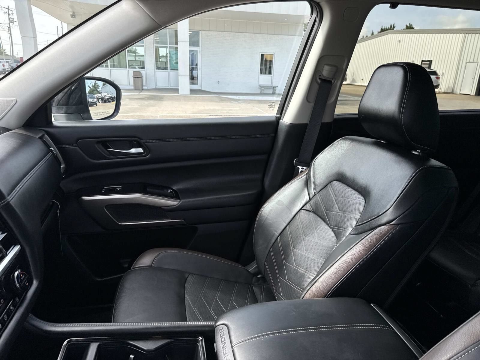 2024 Nissan Pathfinder Platinum FWD