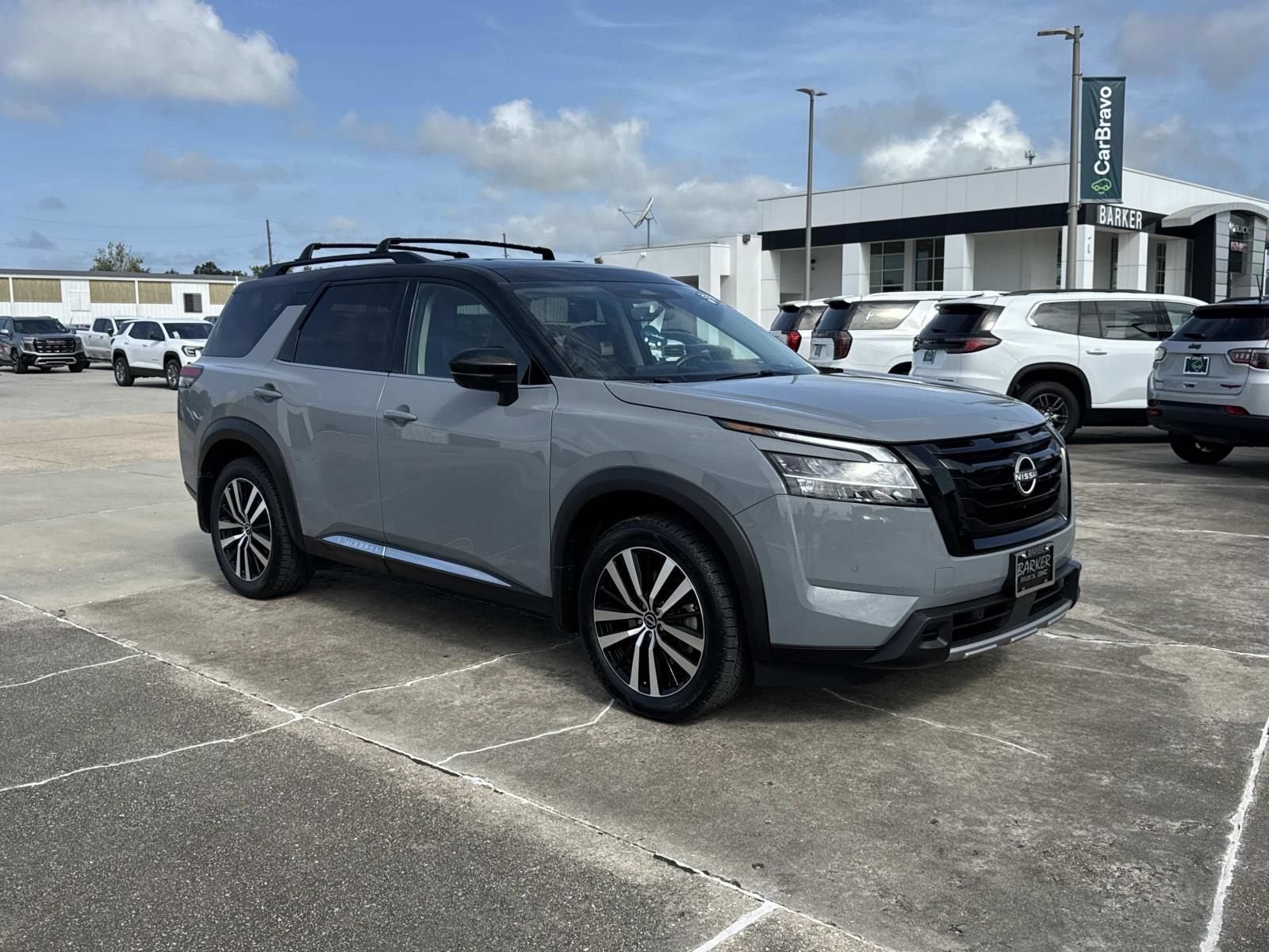 2024 Nissan Pathfinder Platinum - Photo 2
