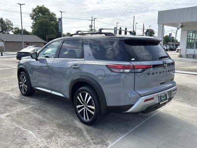 2024 Nissan Pathfinder Platinum FWD