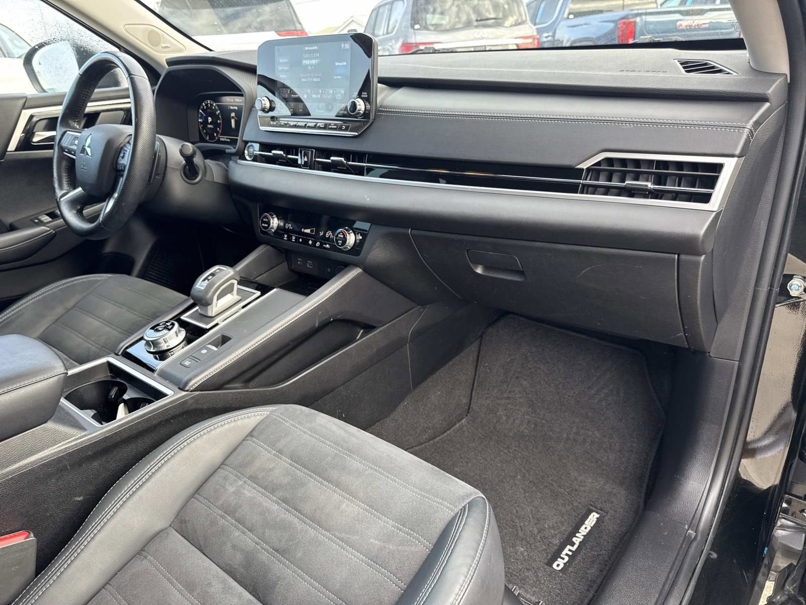 2022 Mitsubishi Outlander SE