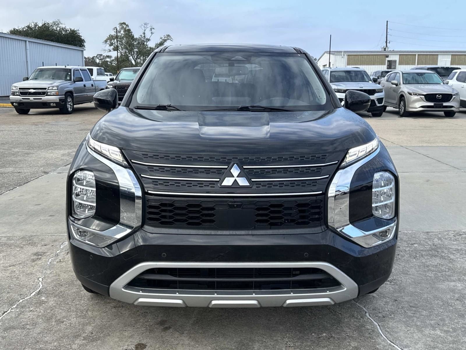 2022 Mitsubishi Outlander SE