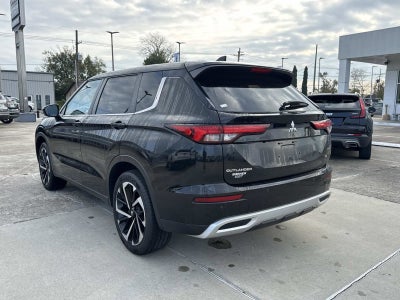 2022 Mitsubishi Outlander SE