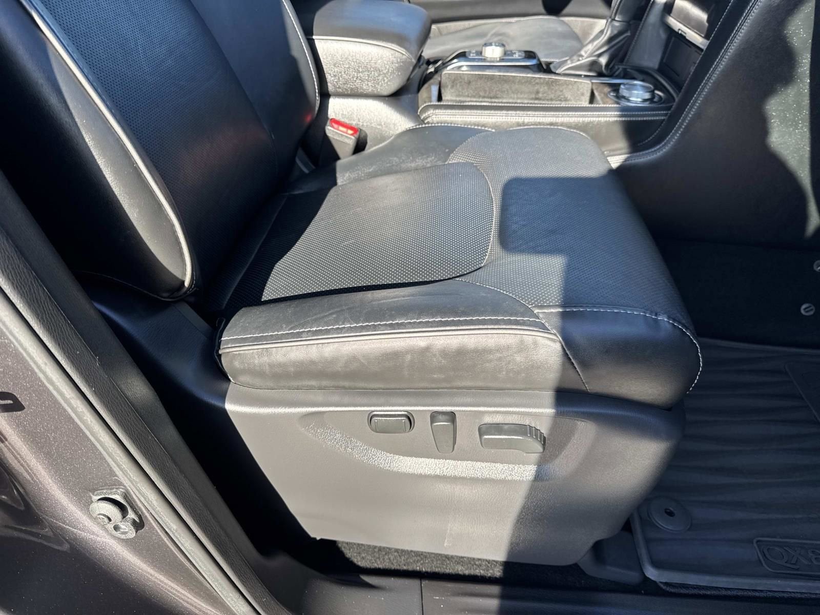 2023 INFINITI QX80 LUXE