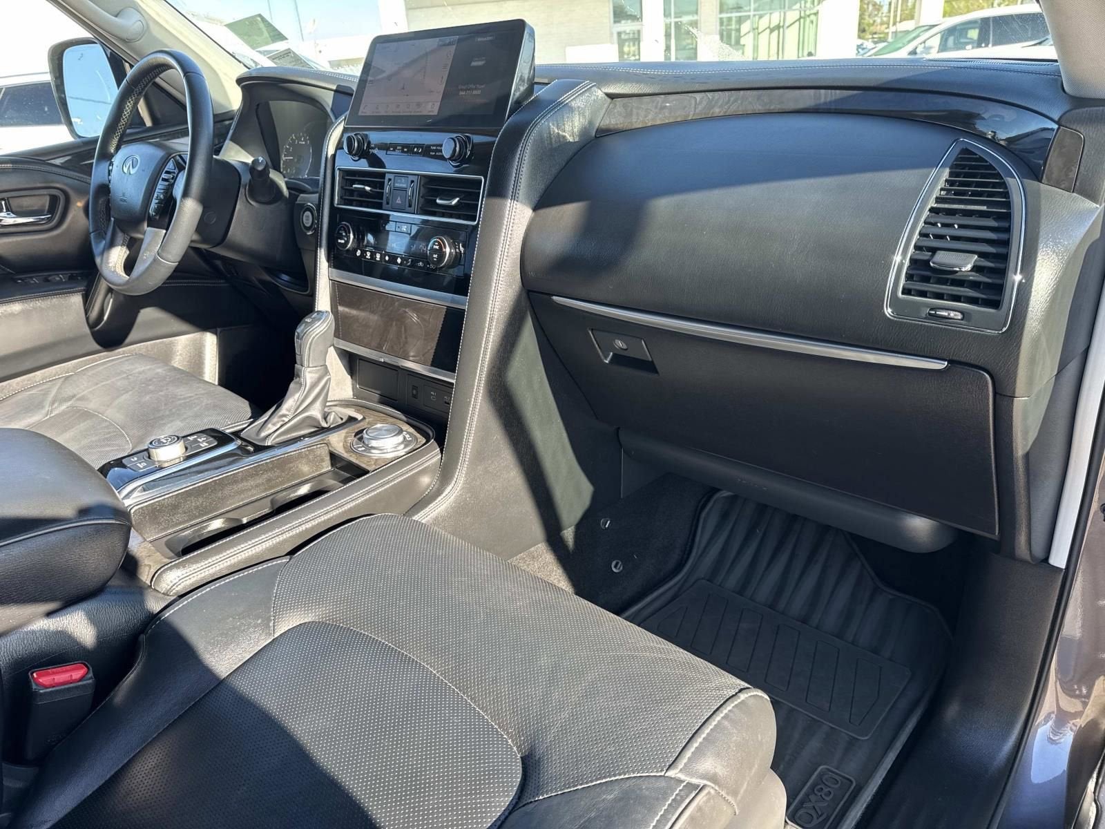 2023 INFINITI QX80 LUXE